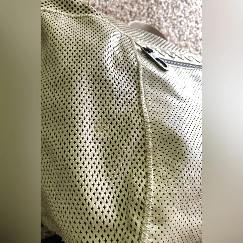 Bottega Veneta Intrecciato duffle Bag Shoulder beige leather quiet Luxury